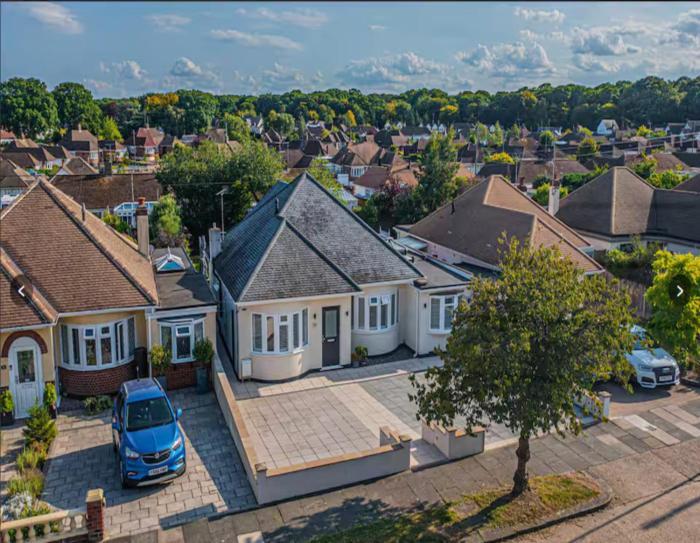 Stunning home in Leigh Sleeps 5 - Pass the Keys