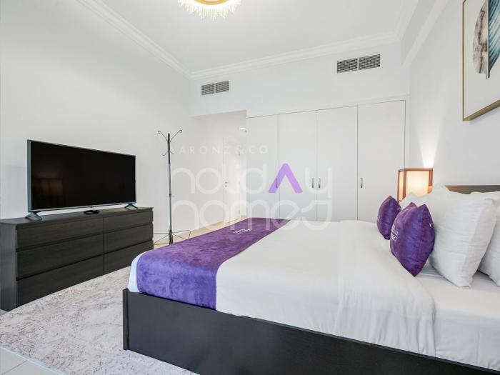 Modern 1BR Oasis | Huge Layout | City Lights