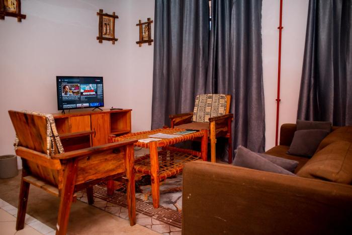 Kays place Train house apartments