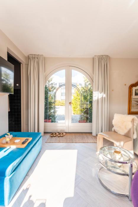 The Gentle Arch Schiphol Amsterdam