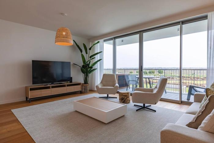 Coastal Bliss Apartment with Lagoon View