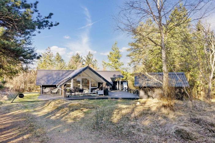 Family Retreat By Coast And Dunes