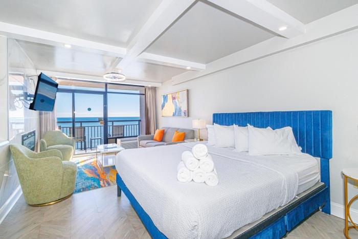 Elegant Oceanfront King Suite with Electric Fireplace-Landmark 1430
