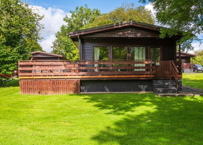 Bluebell Lodge 4 with Hot Tub