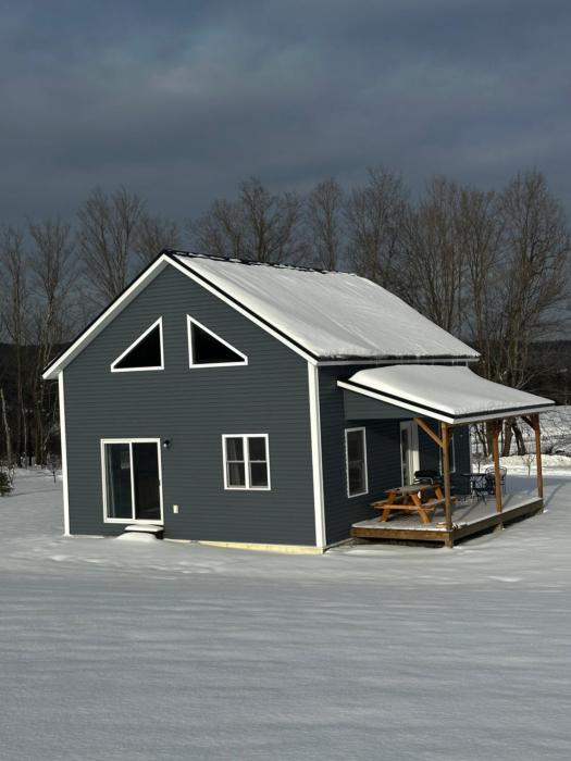 Farmhouse cabin close to Smugglers Notch