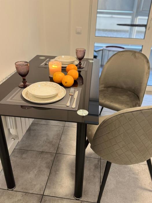 Prestige apartments ,Саймона Сміта 10,центр міста,тепла і комфортна