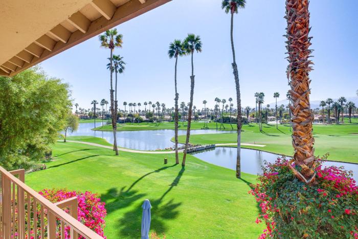 PVCC 2 plus 2 Lake Golf Water Mountain View