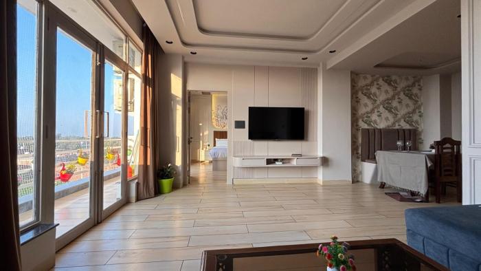 7 mins to Taj Mahal, Family friendly,Free Parking