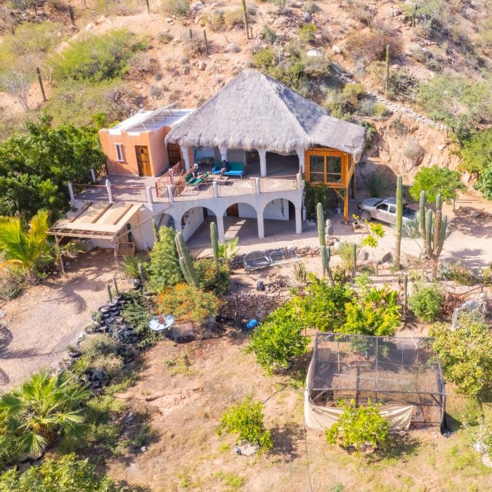 Unique Villa in the desert with panoramic views - 400 mt from secluded beach, reached by 4x4