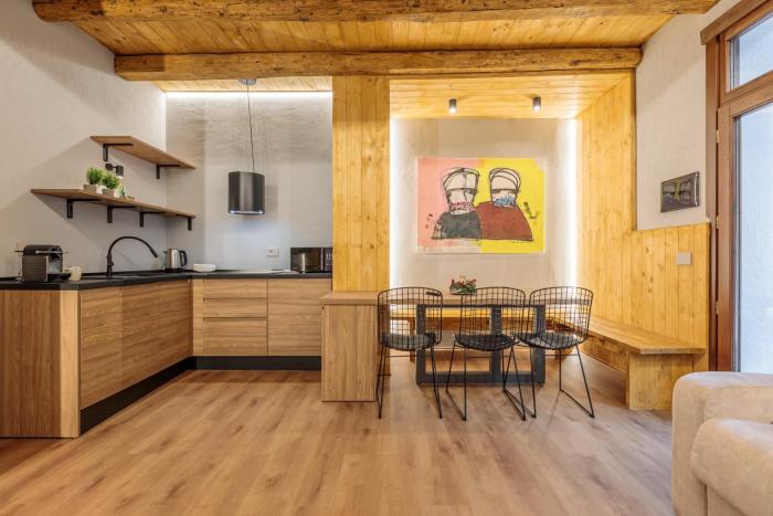 Boutique Alpine Two-Bedroom by SupaStays