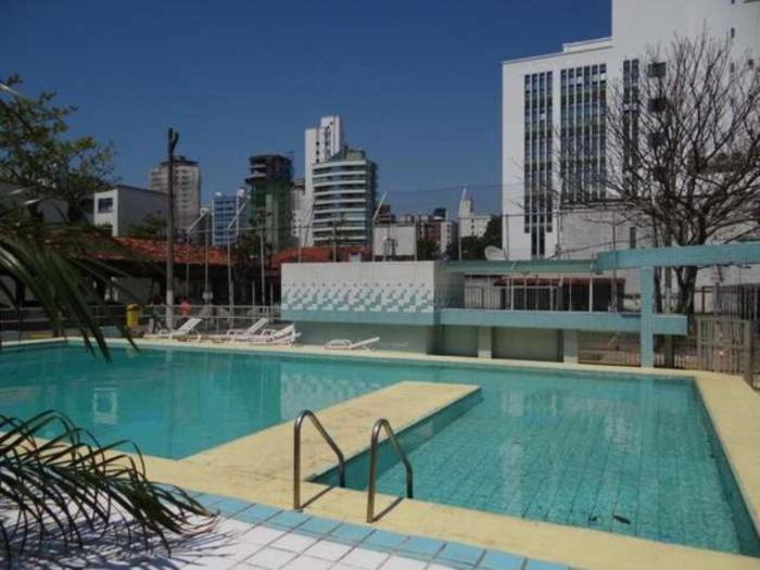 1 dormitório em prédio com lazer e piscina