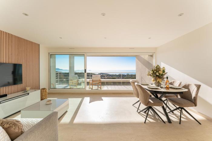 APPARTEMENT BANDOL VUE MER PANORAMIQUE AU CALME parking