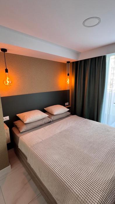 Las Americas 200A apartment