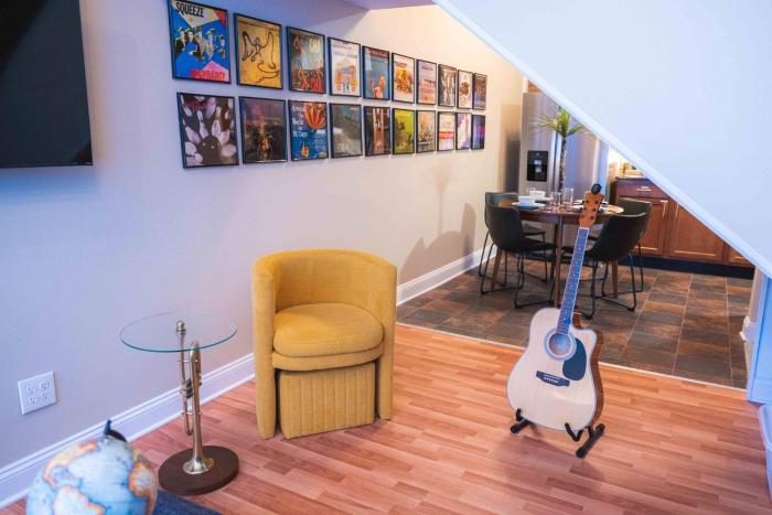 Bright and Hip 2BR Condo in Heart of Ohio City