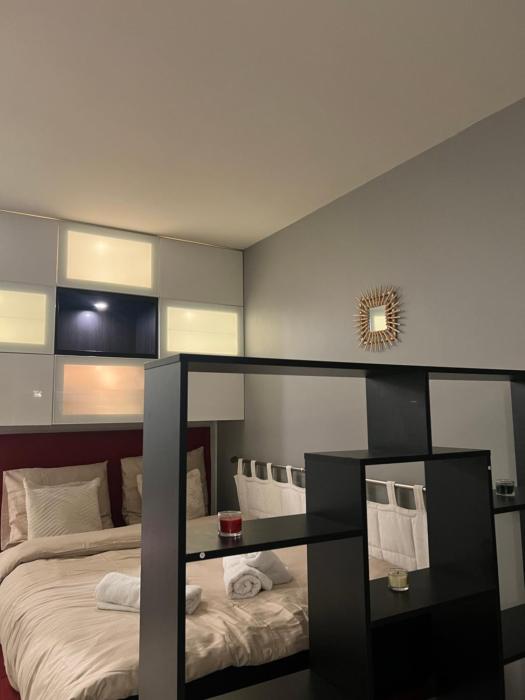 Elegant studio near transport and terrace