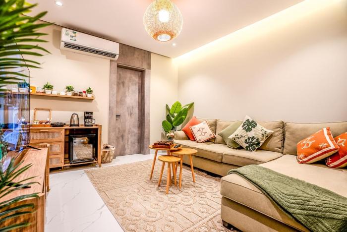 Apartment in a bohemian style overlooking the lake and the Bahrain Bridge