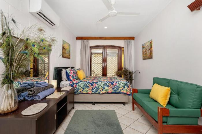 Close to Townsville Hospital and Uni - Unit A