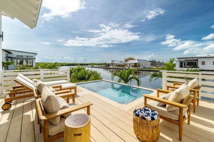 Sunset Serenity and Mistico Beach Club plus Boat Shuttle