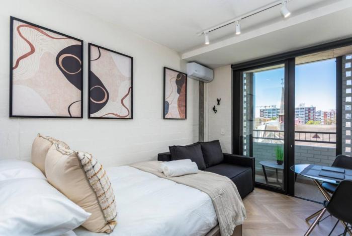 Slick 406 Studio on 146 Main