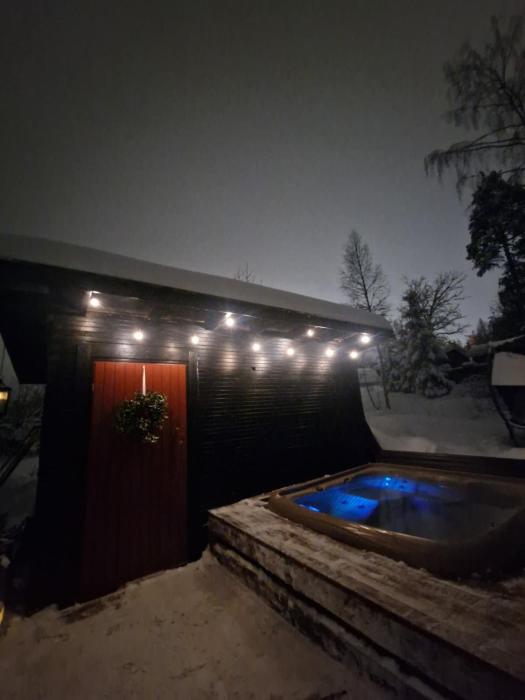 Drive & stay arctic Villa with car, sauna and hot tube