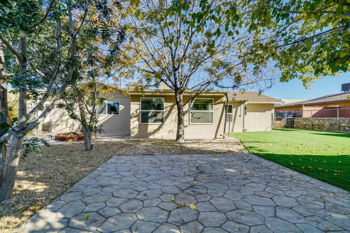 Fire Pit and Yard El Paso Retreat By Fort Bliss!