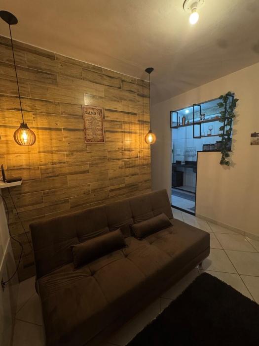 Casa confortável com entrada independente