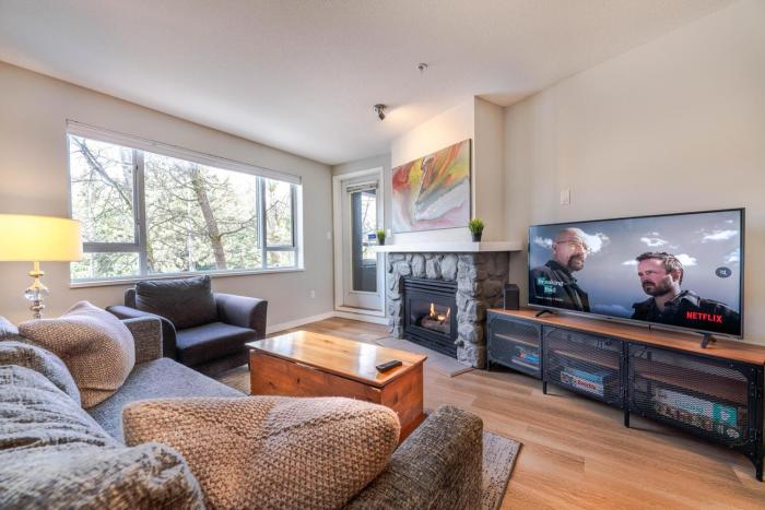 1BR+Sofabed | Deer Lodge | Epic Village Location | Covered Patio | Ski Locker | Fireplace | Parking