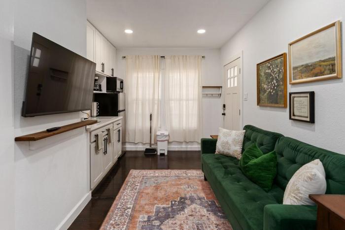 Bell Studio Nestled Nook #3 in DHeart of Eastwood