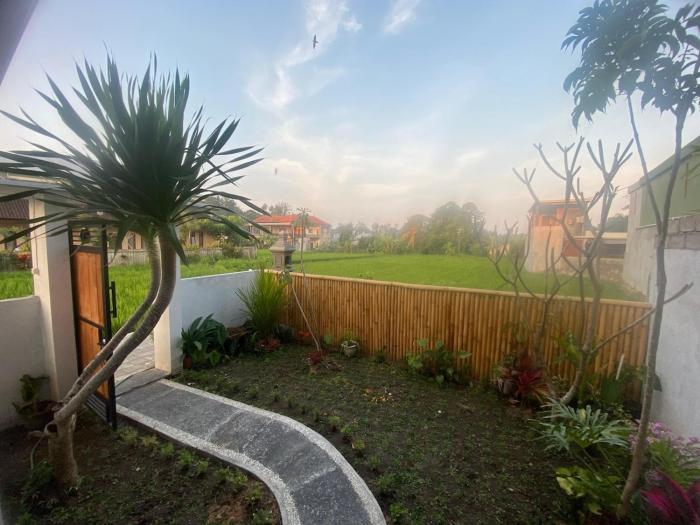 Durdangin Tiny House Near Rice field