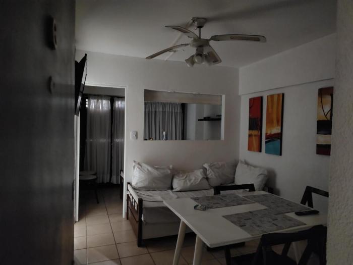 Departamento entero céntrico con balcón en Pinamar