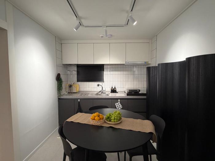 New 3QB 6인 가족여행 종로 경복궁 혜화 성수 홍대 명동 남산 KPDH 서울대병원