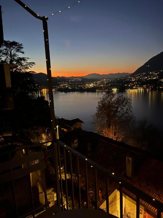 Sunset Lake Como con balcone vista lago