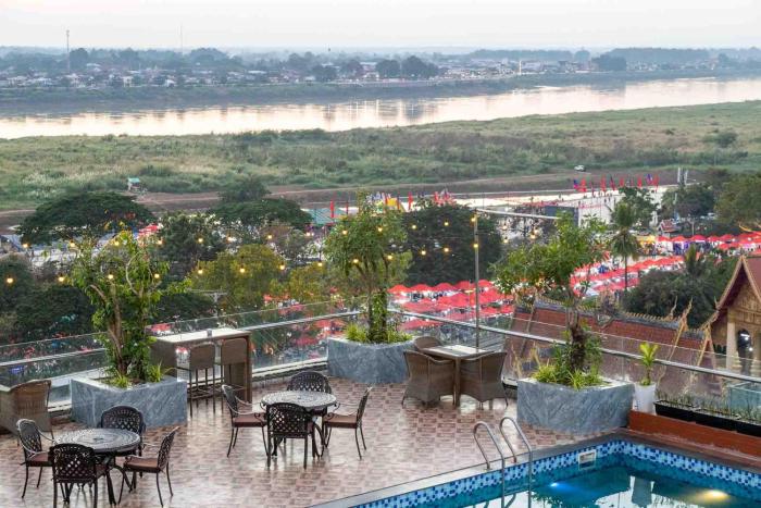 Aaron Riverview Hotel