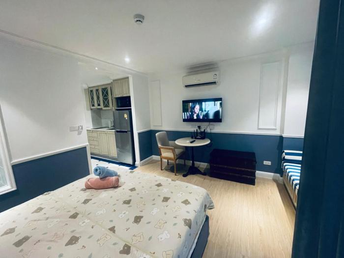 Beach walkable seven seas cote