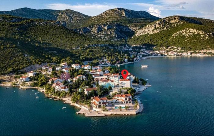 Lovely Apartment In Klek With House Sea View