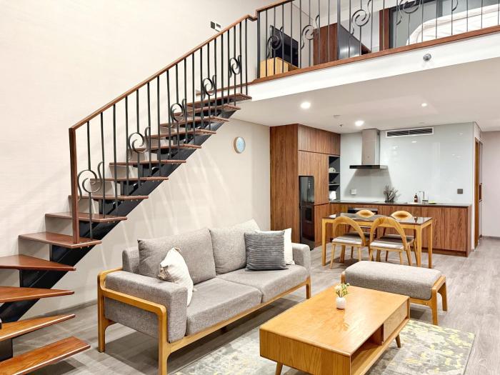 PentStudio Westlake - Cozy Duplex Apartment