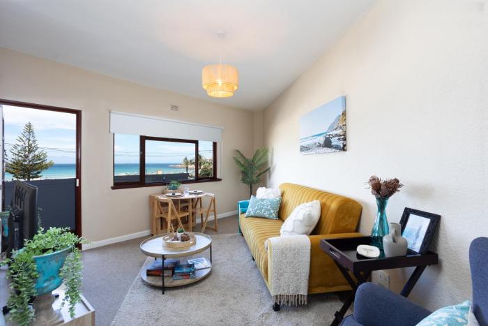 Beach Front Retreat in Fish Hoek