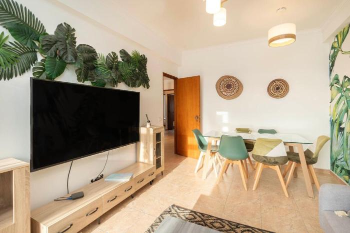 Cozy Apartment in central Almada w Swing Chairs