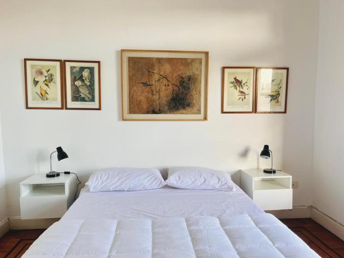 Centro, balcón, luz, muy amplio y tranquilo, WiFi