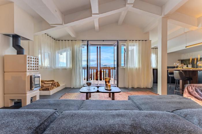 Luxurious Penthouse Lumina - Fire place, Pool and Spa - Chalet Niverolles