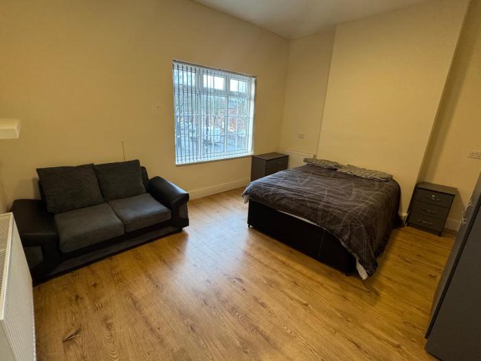 Cosy and warm large double bedroom