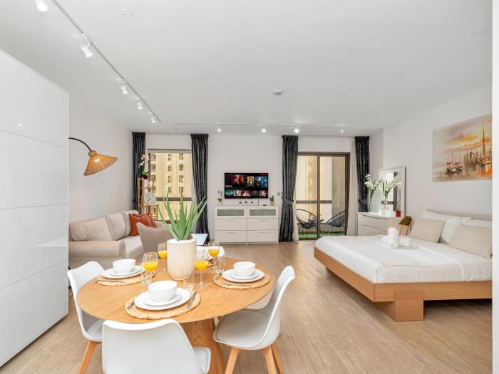 JBR Studio - Steps to Beach & Marina Walk - Pool & Gym