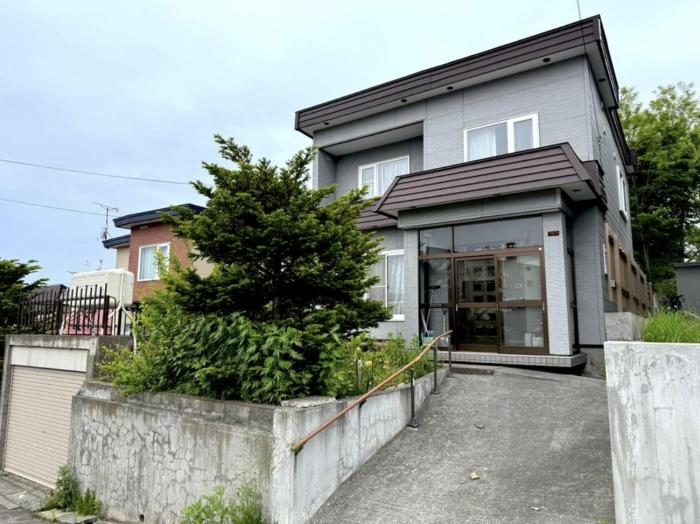 Jg house