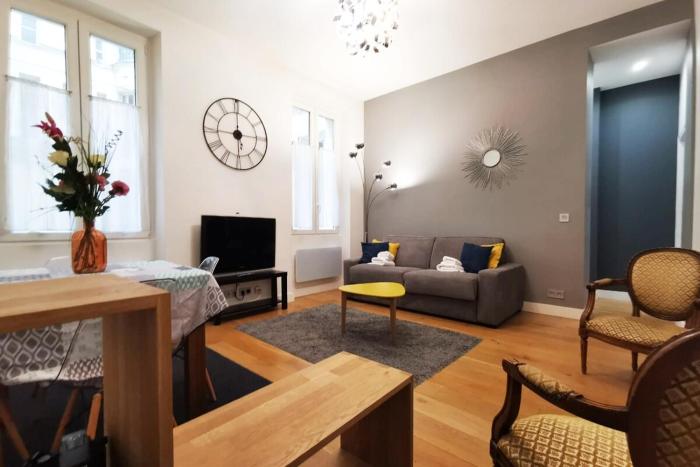 HeartOfParisEiffelTower