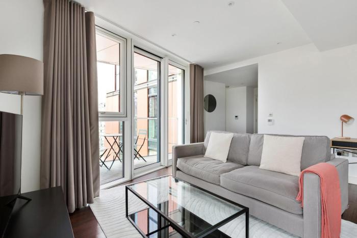 Blueground Nine Elms balcony nr Battersea Park LON-679