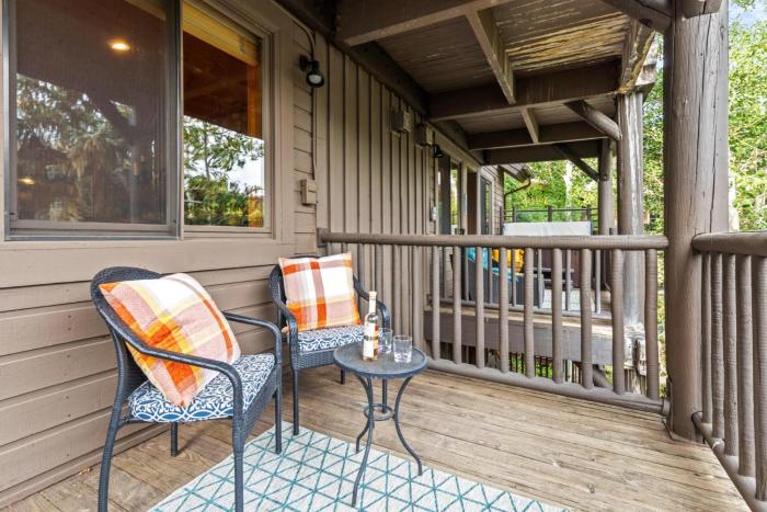 Black Bear Lodge KBM Resorts Walk to Slopes and Restaurants Hot Tub Elevator Access 2 Units 4 Bedrooms BBL ML-2744