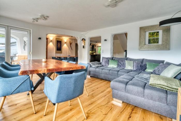 Große Wohnung am Wald mit Aussicht, Sauna, Kaminofen, Grill