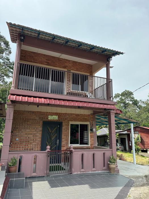 Rening 46 Walking Distance to Sg Rening