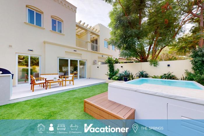 Vacationer Holiday Homes l Opulent 2 Bedroom Villa l Private Plunge Pool