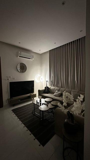 شقة بصالة وغرفه نوم